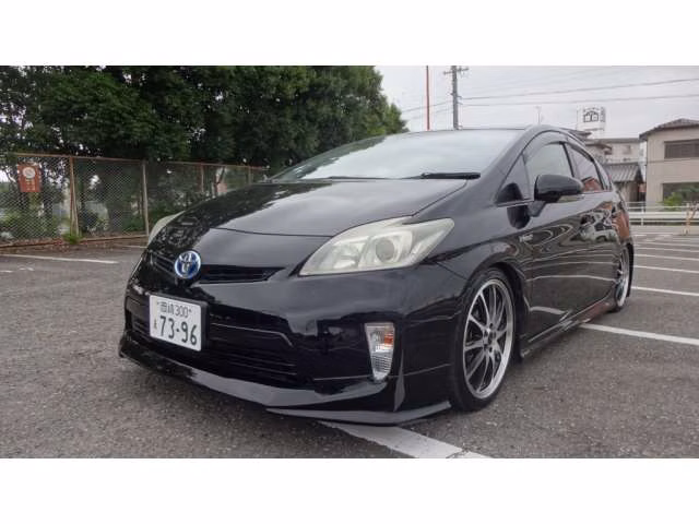 TOYOTA PRIUS
