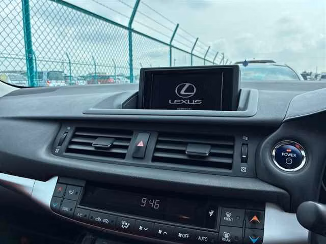 LEXUS CT200H