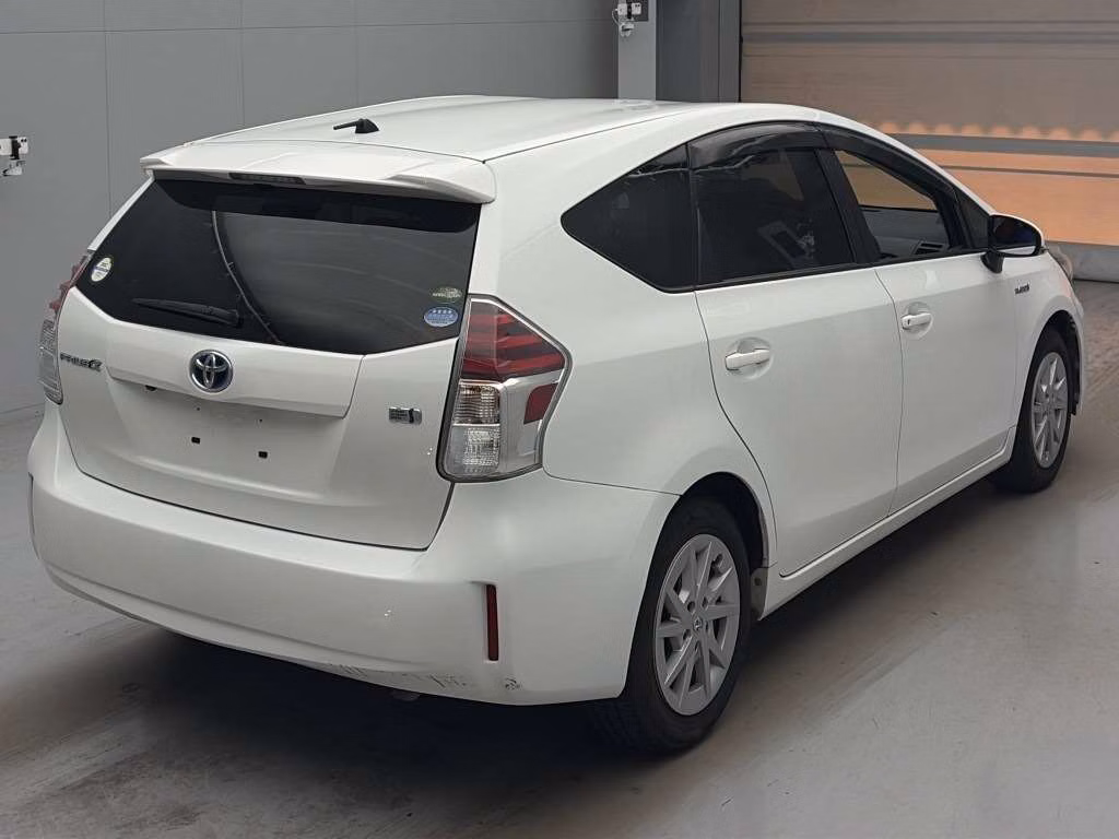 TOYOTA PRIUS ALPHA