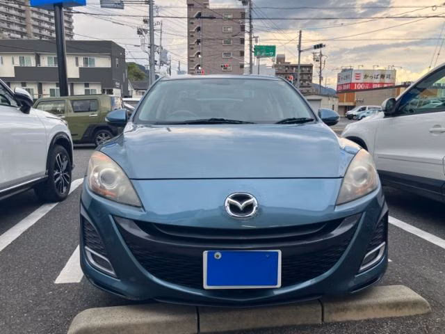 MAZDA AXELA