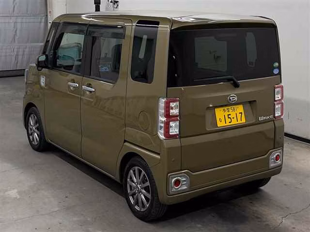 DAIHATSU WAKE