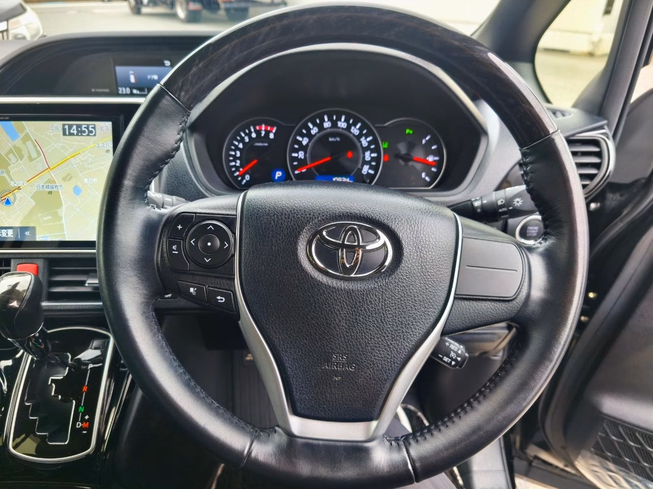 TOYOTA NOAH