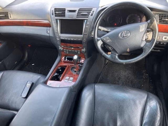 LEXUS LS600H