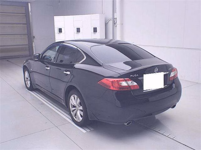 NISSAN FUGA