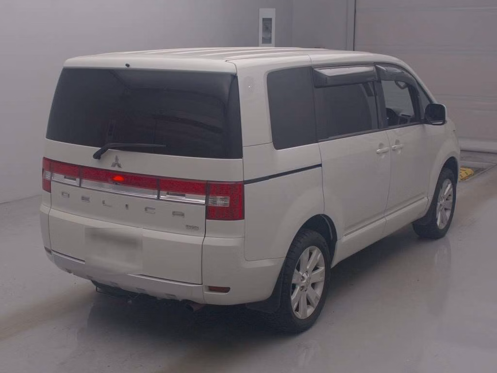 MITSUBISHI DELICA D:5