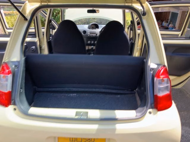 DAIHATSU ESSE