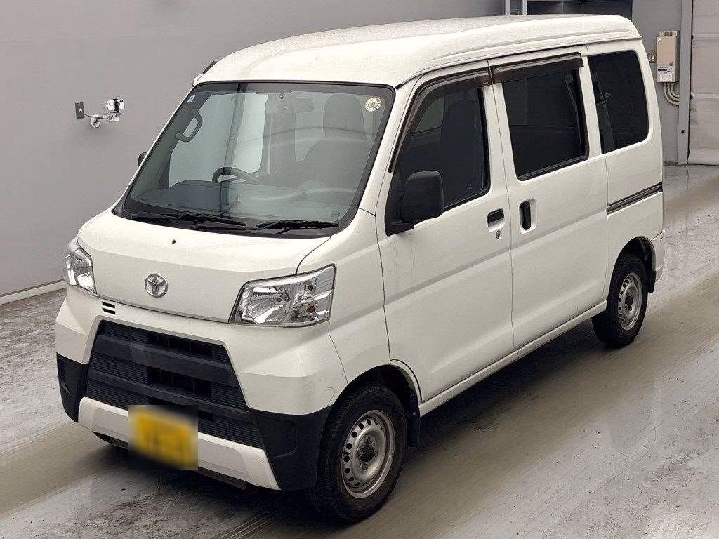 TOYOTA PIXIS VAN
