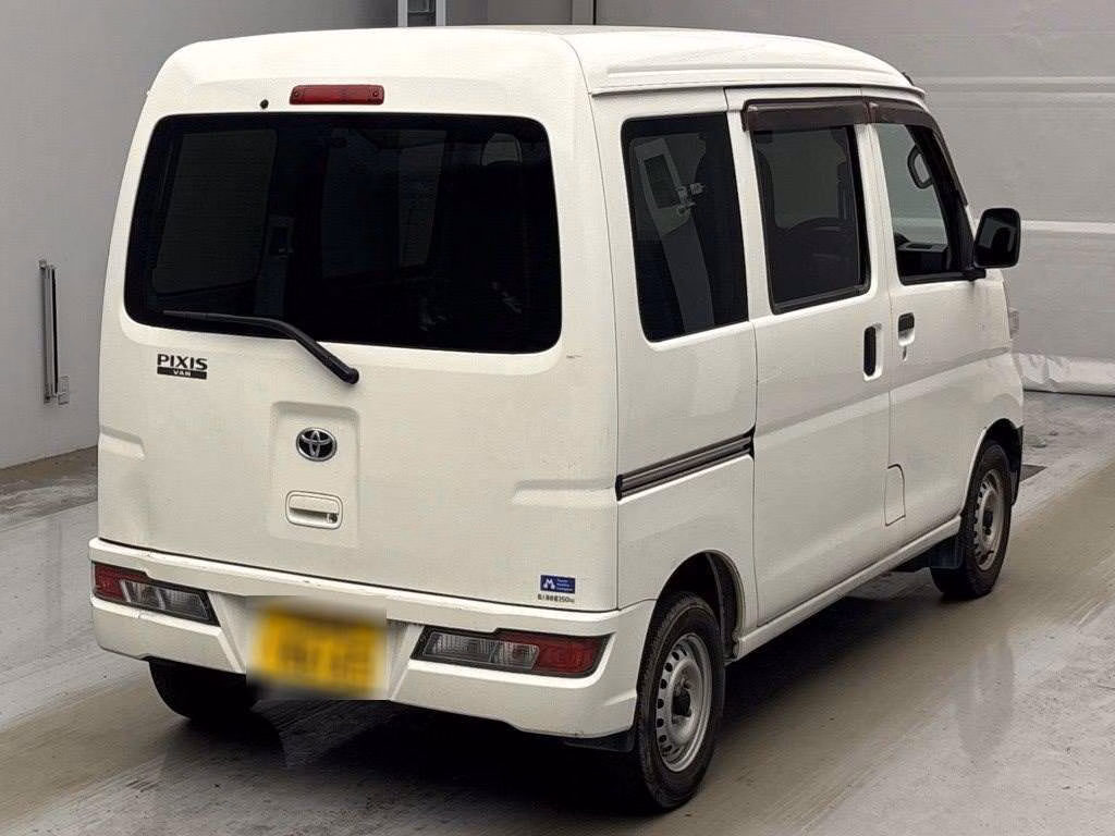 TOYOTA PIXIS VAN