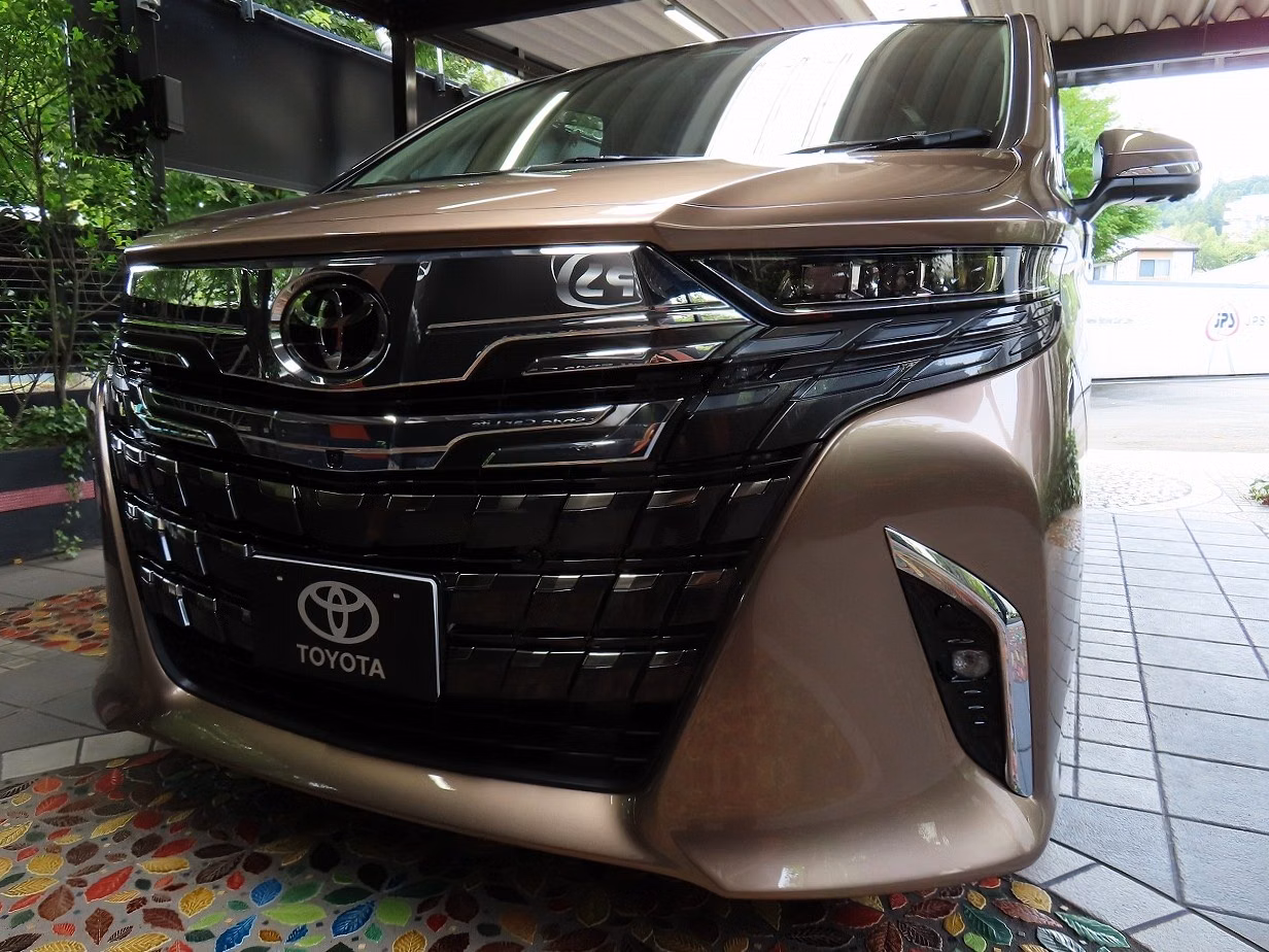 TOYOTA ALPHARD