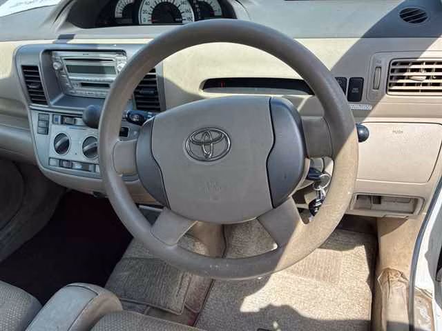 TOYOTA RAUM