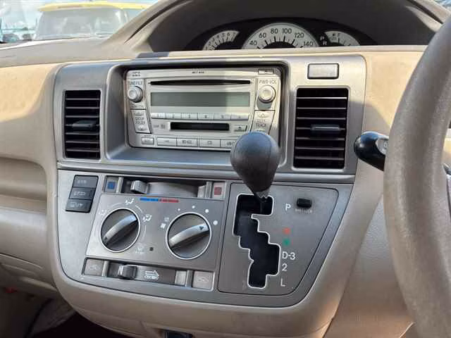 TOYOTA RAUM