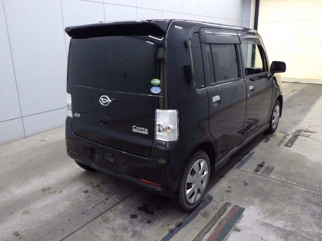 DAIHATSU MOVE CONTE