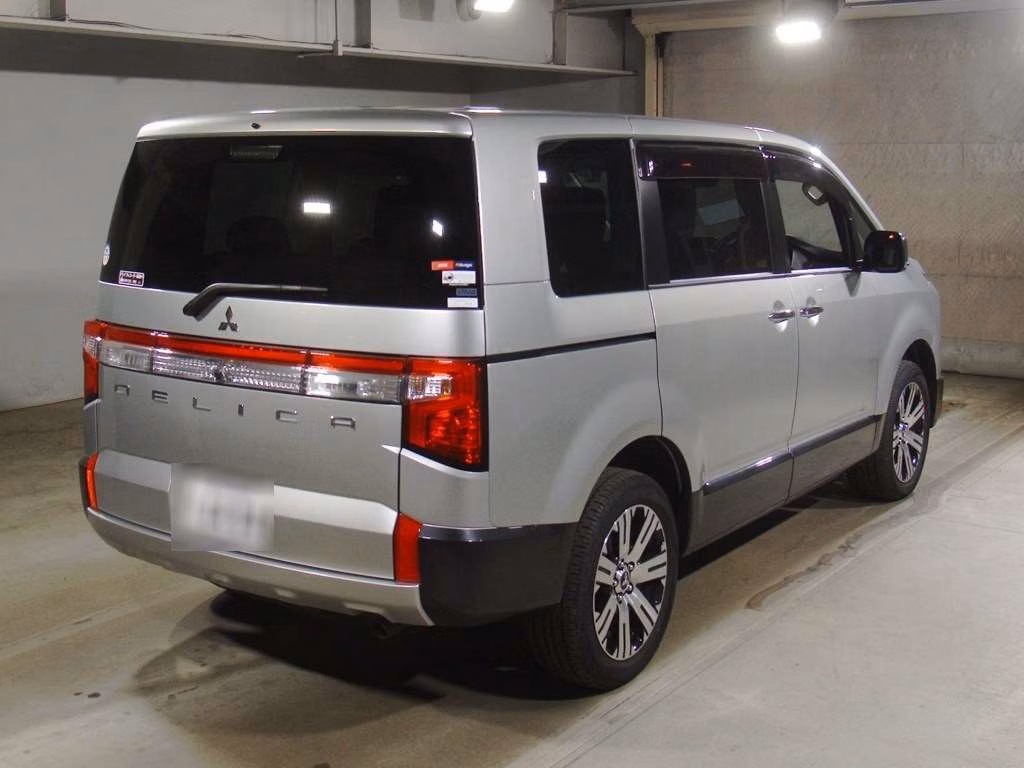 MITSUBISHI DELICA D:5