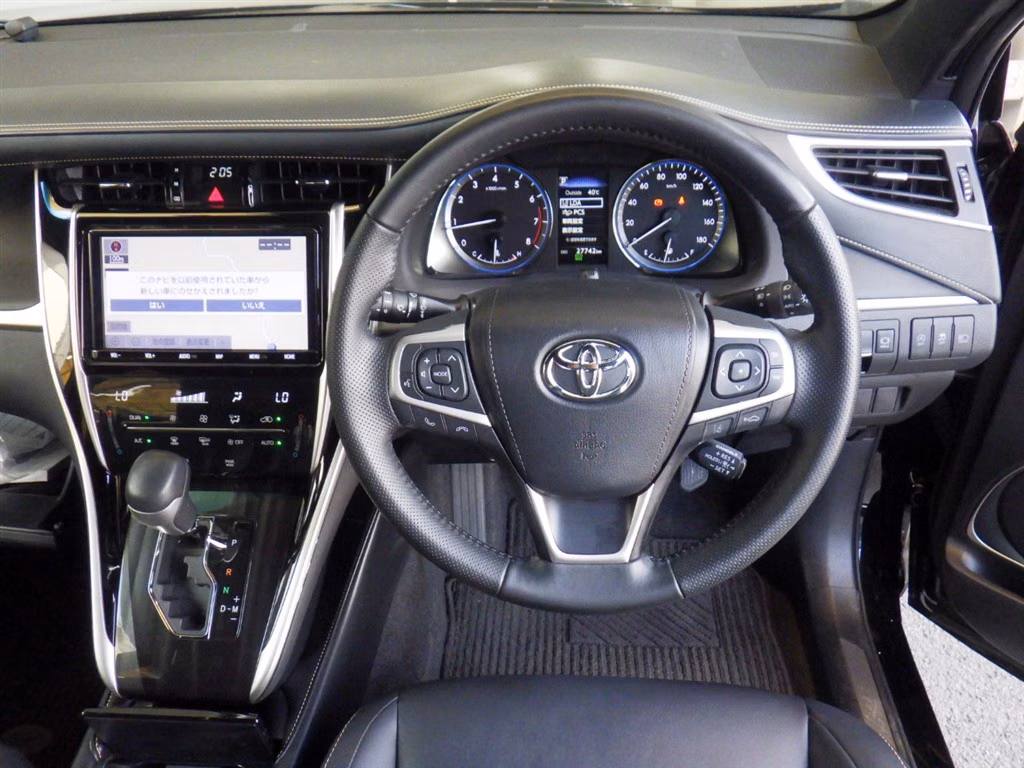 TOYOTA HARRIER