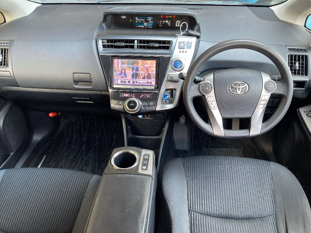 TOYOTA PRIUS ALPHA