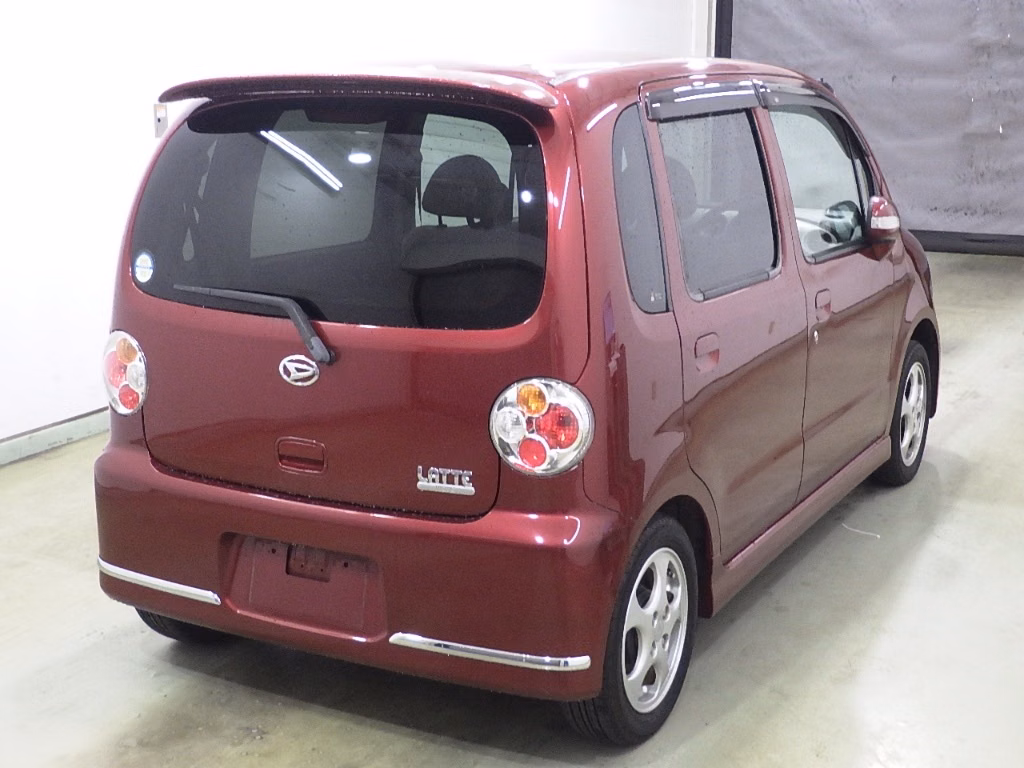 DAIHATSU MOVE LATTE