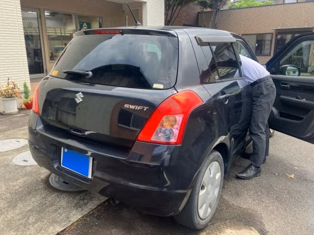 SUZUKI SWIFT