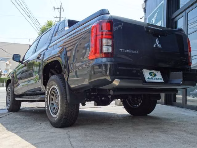 MITSUBISHI TRITON