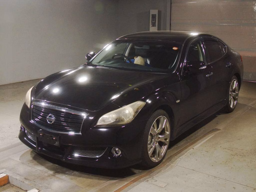 NISSAN FUGA