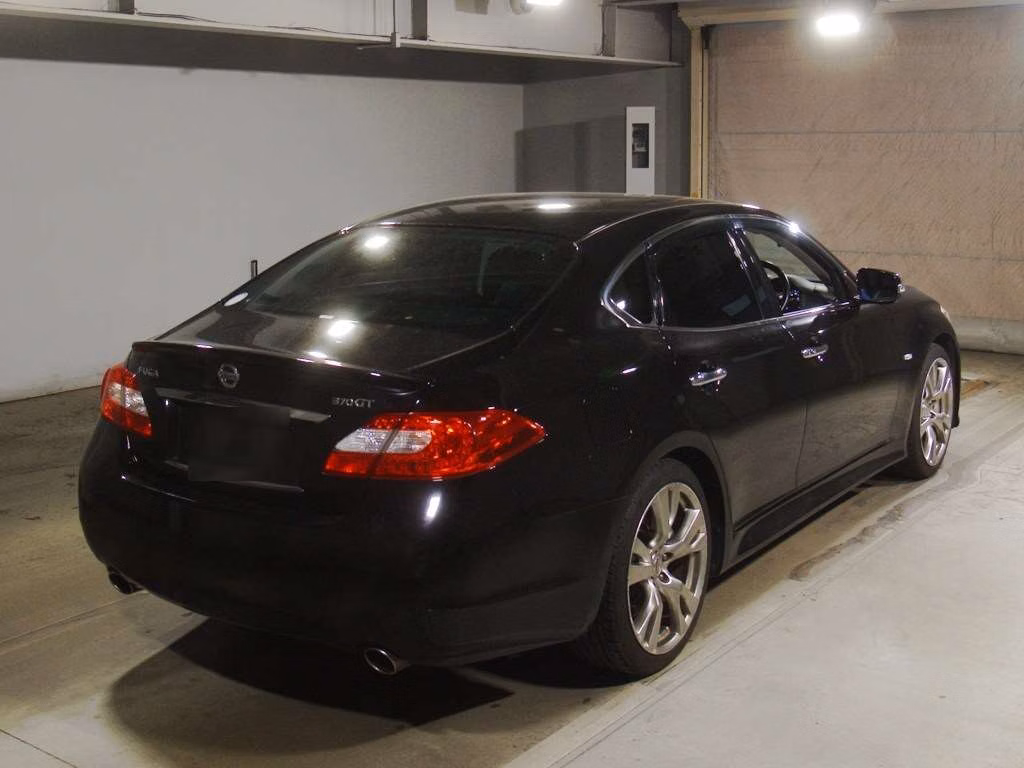 NISSAN FUGA