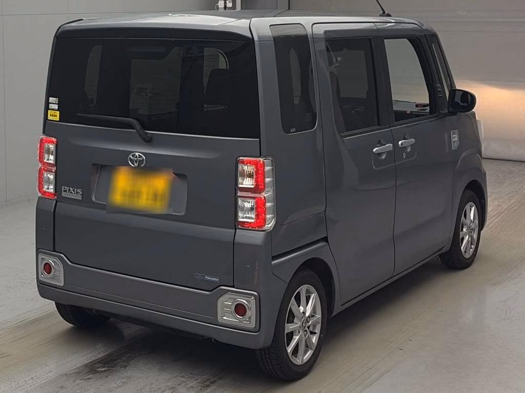 TOYOTA PIXIS MEGA
