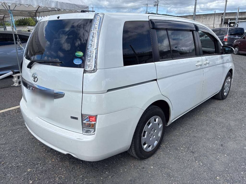 TOYOTA ISIS