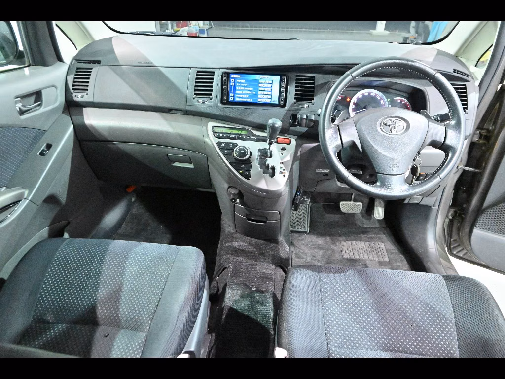 TOYOTA ISIS