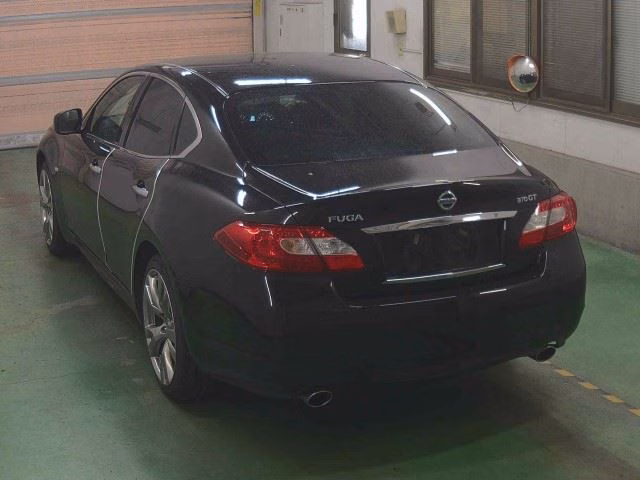 NISSAN FUGA