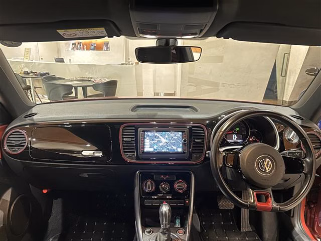 VOLKSWAGEN BEETLE