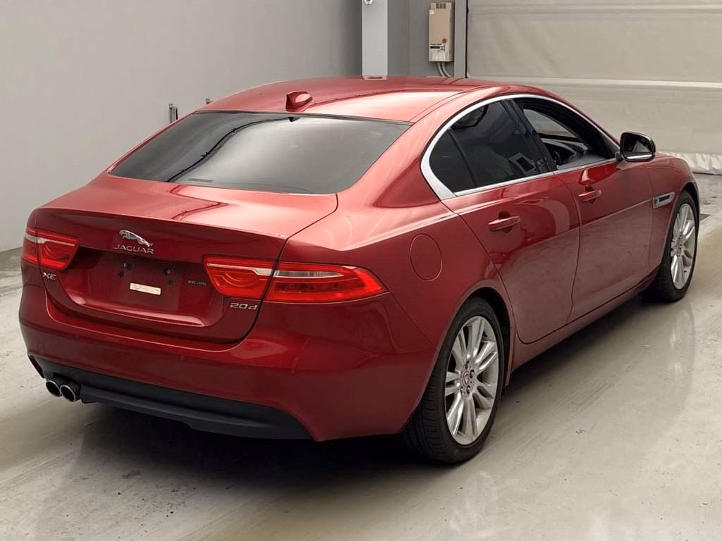JAGUAR XE