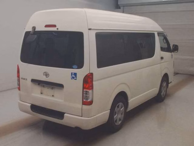 TOYOTA REGIUS ACE