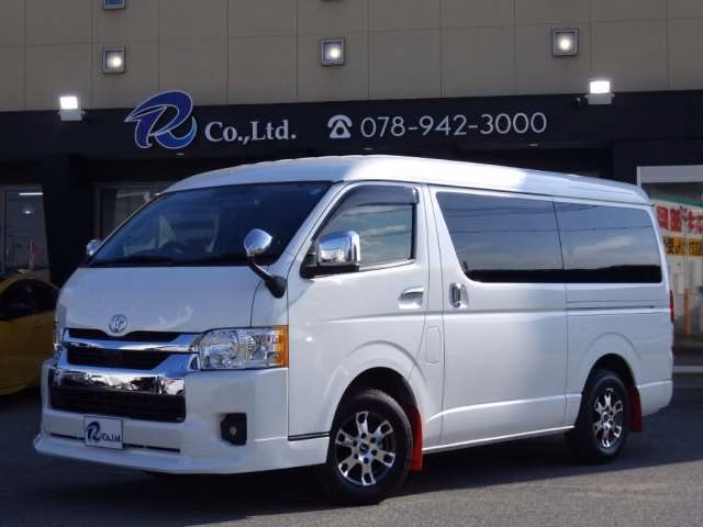 TOYOTA HIACE