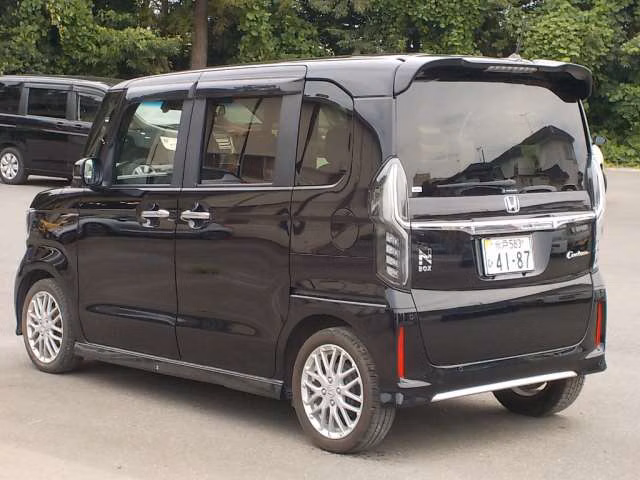 HONDA N-BOX