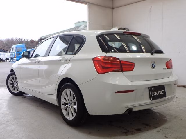BMW 1-SERIES