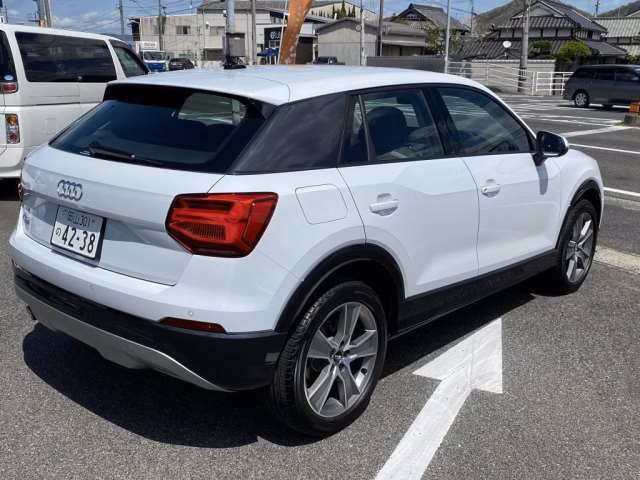 AUDI Q2