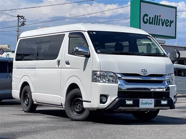 TOYOTA HIACE