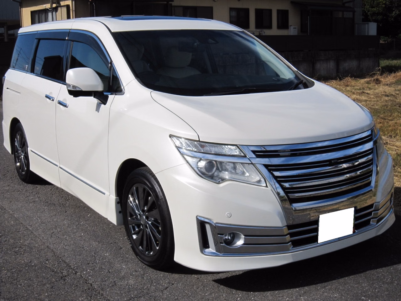 NISSAN ELGRAND