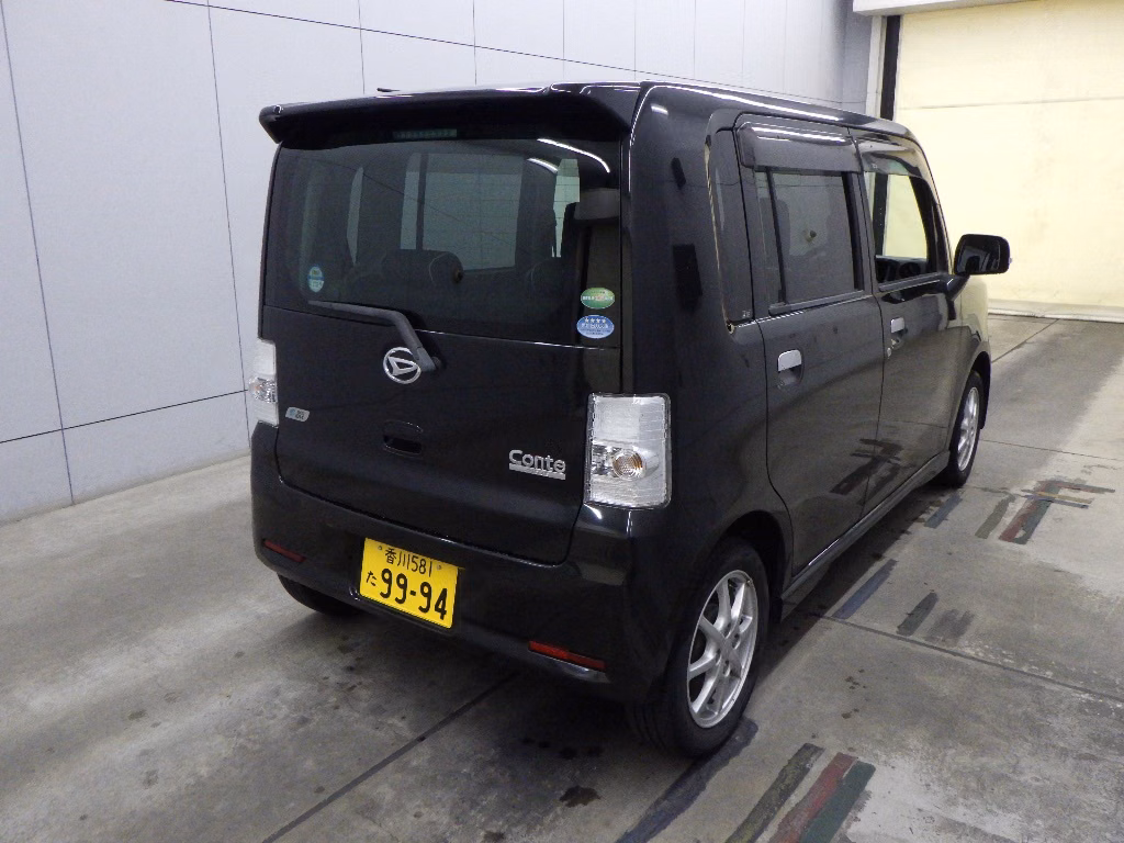 DAIHATSU MOVE CONTE