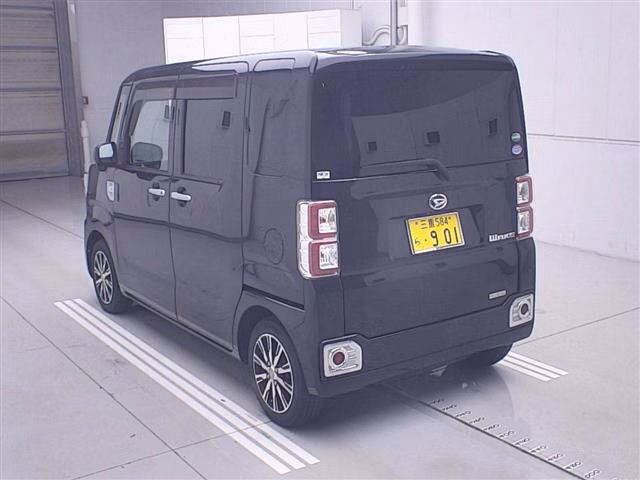 DAIHATSU WAKE