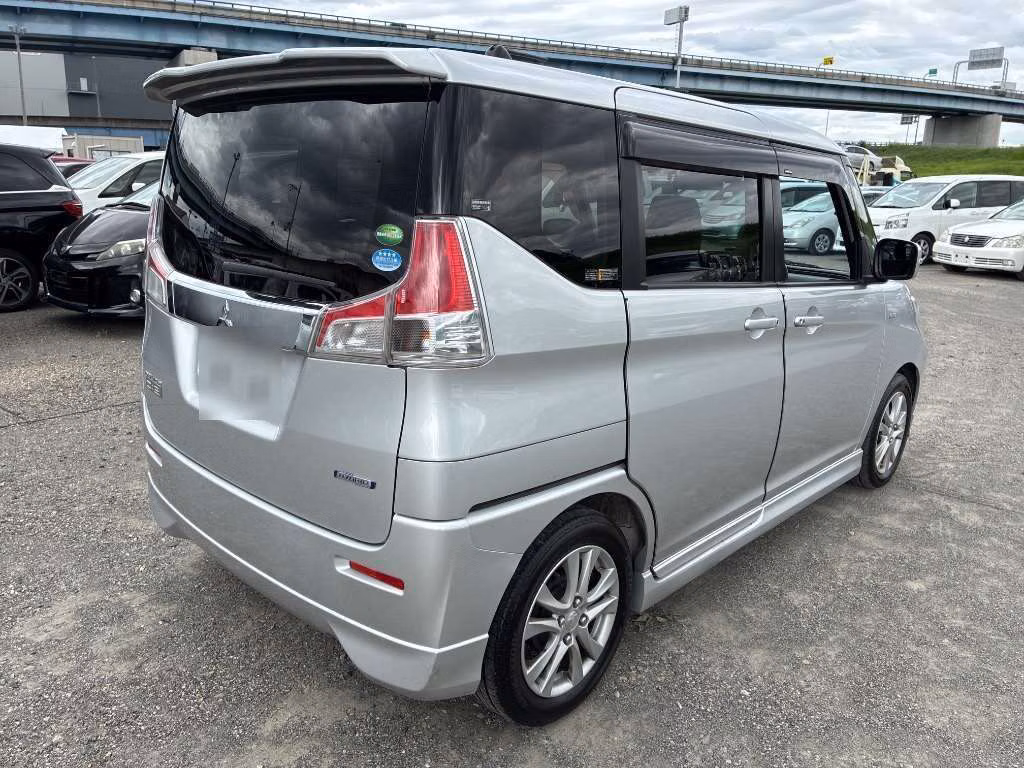 MITSUBISHI DELICA D:2