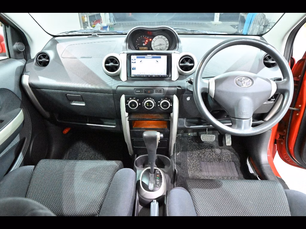 TOYOTA IST
