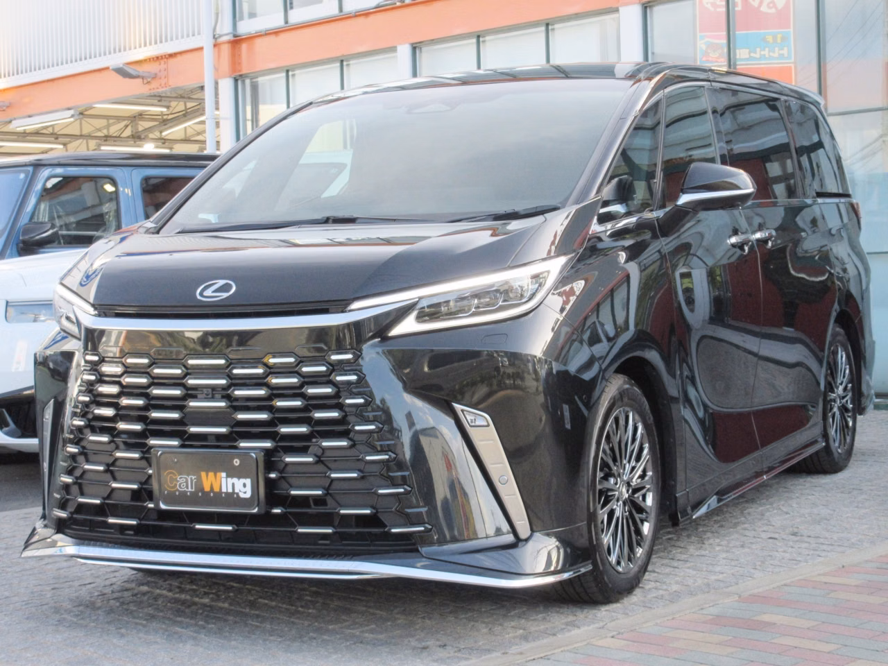 LEXUS LM500H