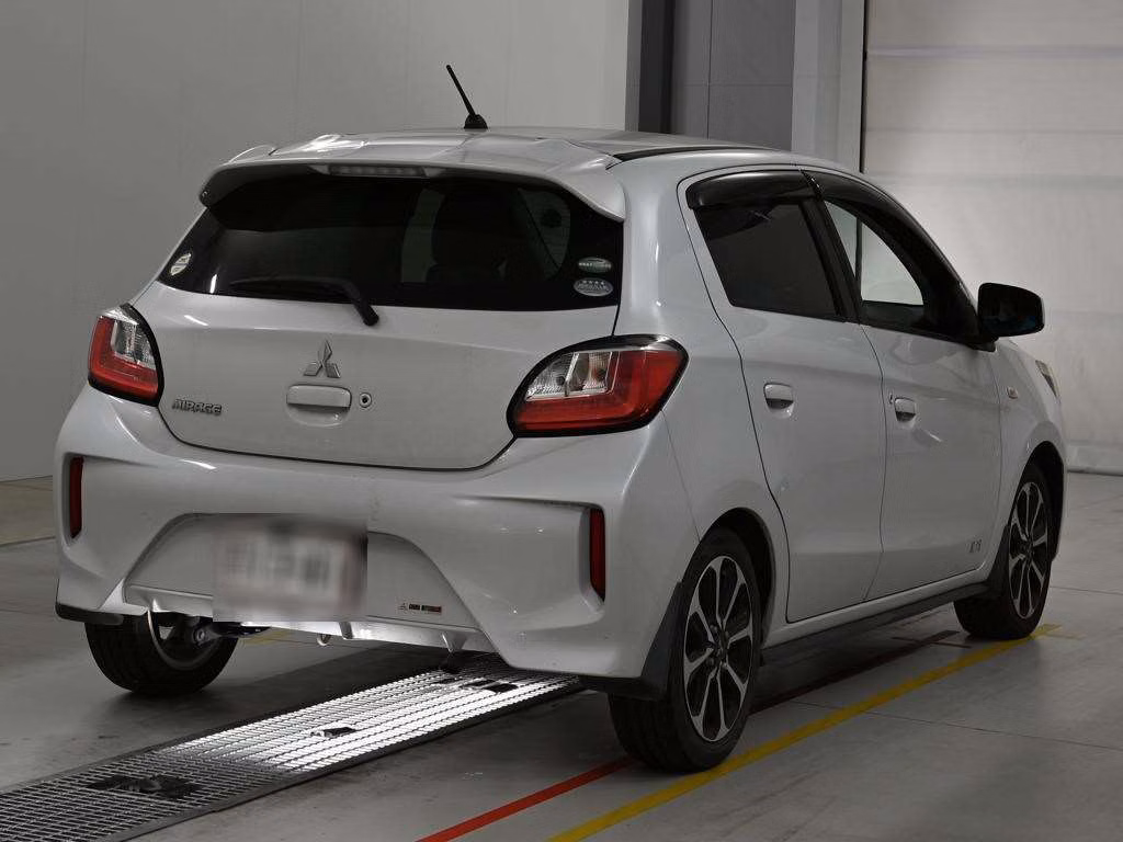 MITSUBISHI MIRAGE