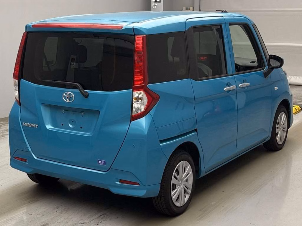 TOYOTA ROOMY