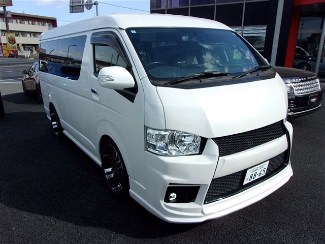 TOYOTA HIACE