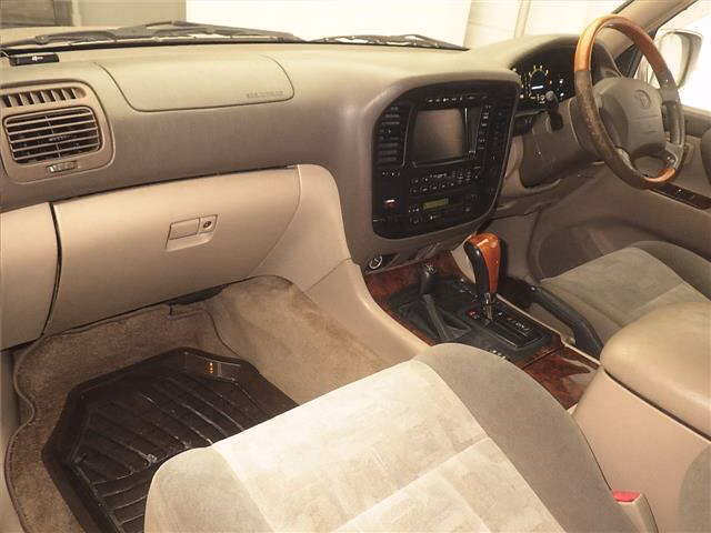 TOYOTA LAND CRUISER
