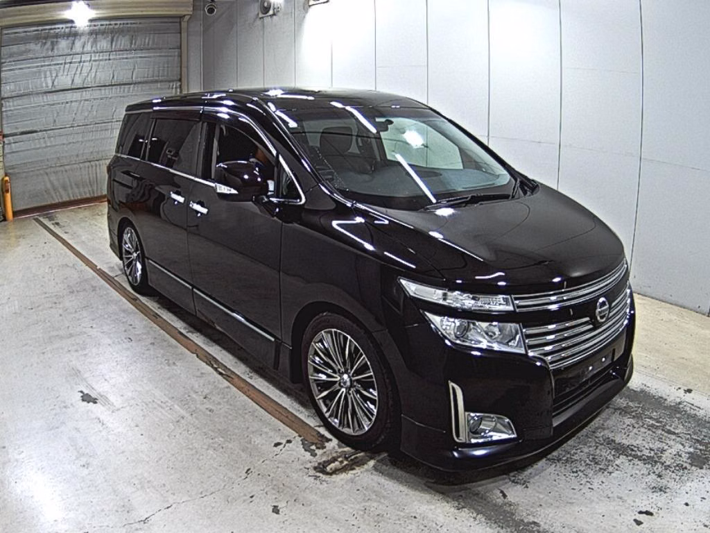 NISSAN ELGRAND
