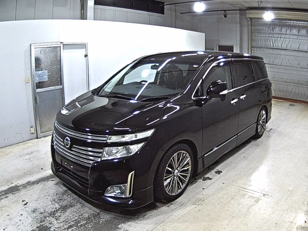 NISSAN ELGRAND