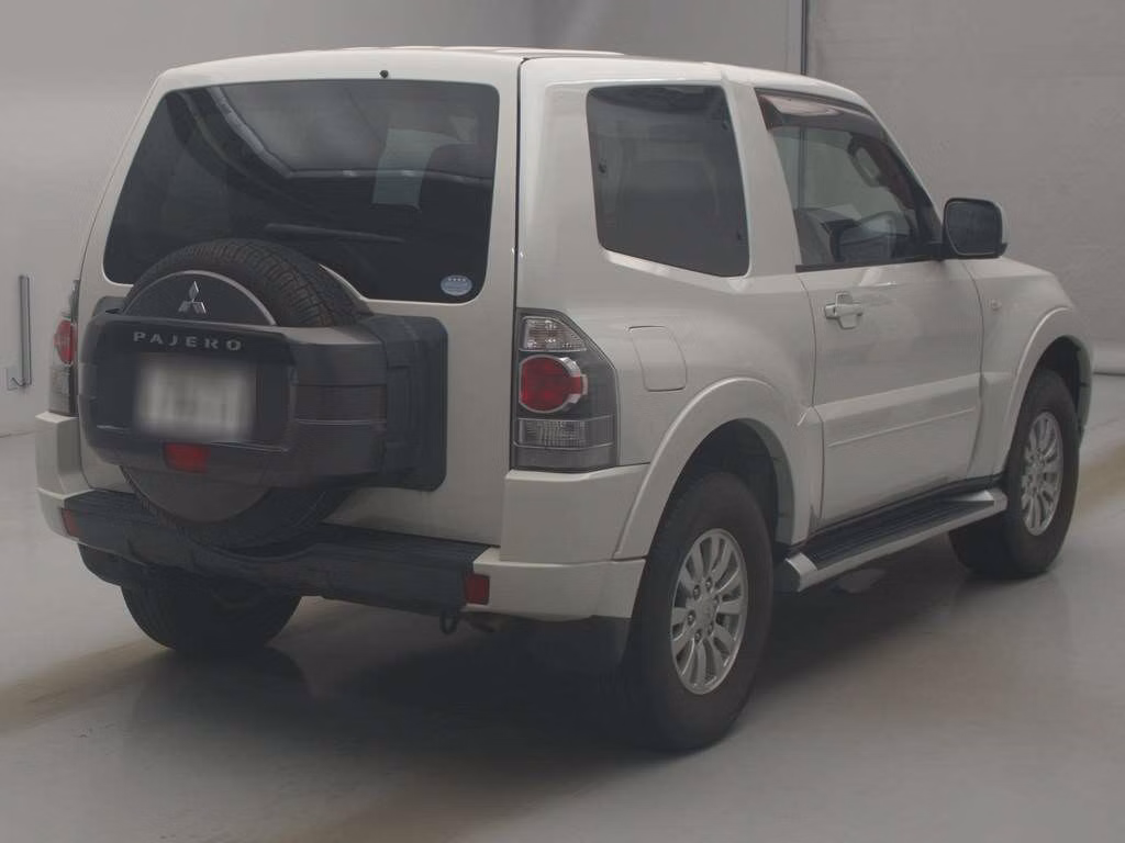 MITSUBISHI PAJERO