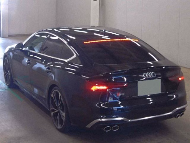 AUDI S5